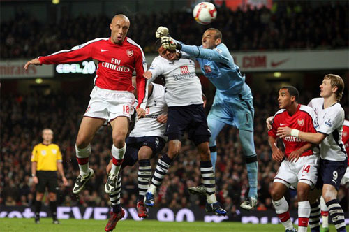 Arsenal hòa Tottenham trong ''bữa đại tiệc'' bàn thắng 